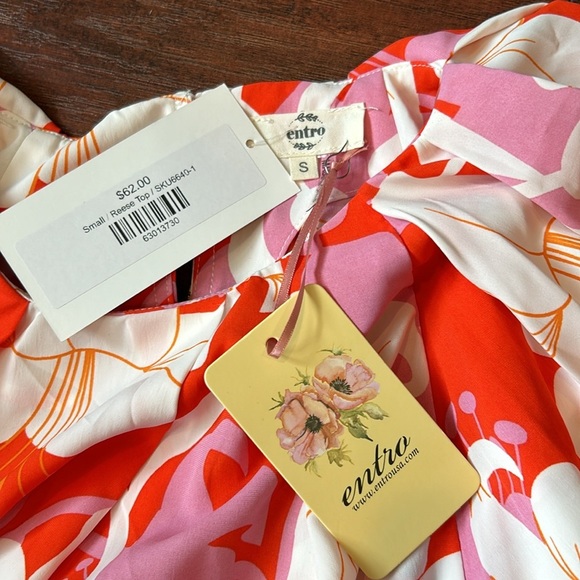 Entro puff sleeve top small NWT - Picture 2 of 4